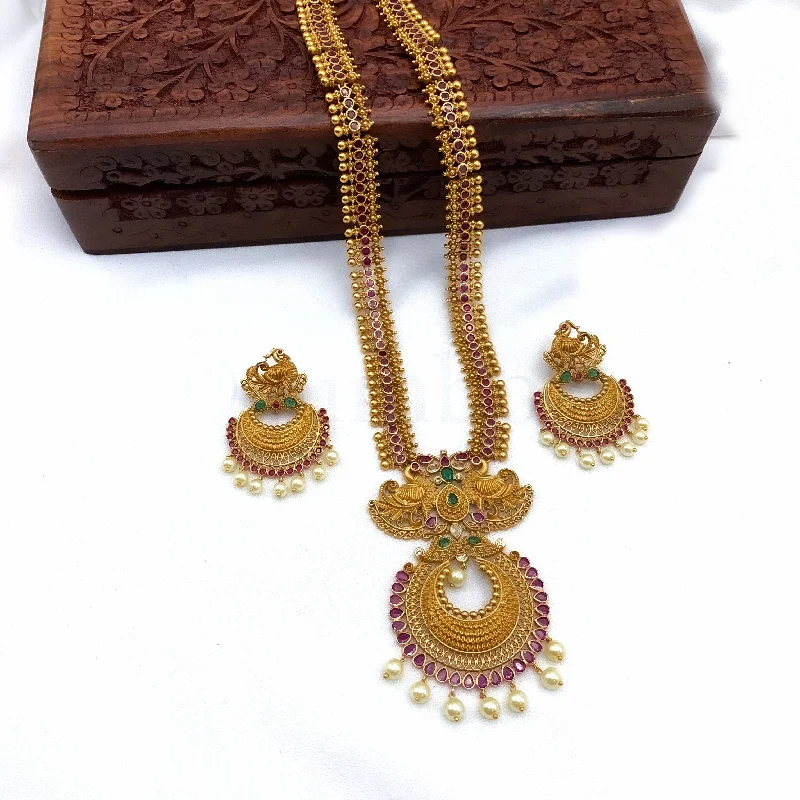 women's luxury chain necklaces-Traditional Long Matte Antique Gold Plated Peacock Haaram Necklace Set