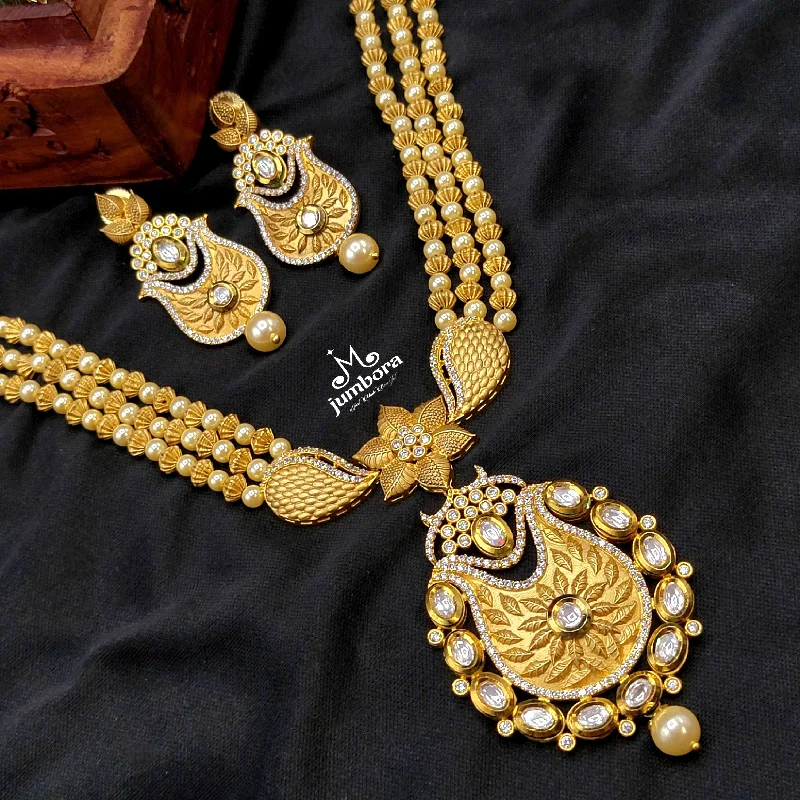 women's diamond necklaces-Rajwadi Gold AD Zircon Kundan Necklace