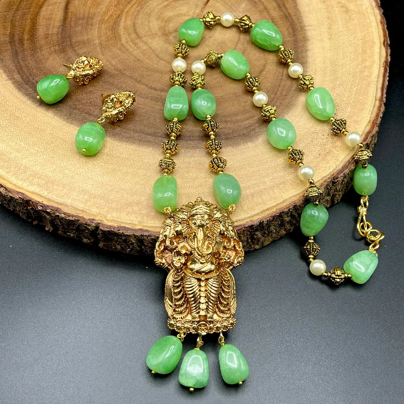 women's crystal necklaces-Handmade Panchamukha Ganesha Green Agate Beads Mala Necklace Set