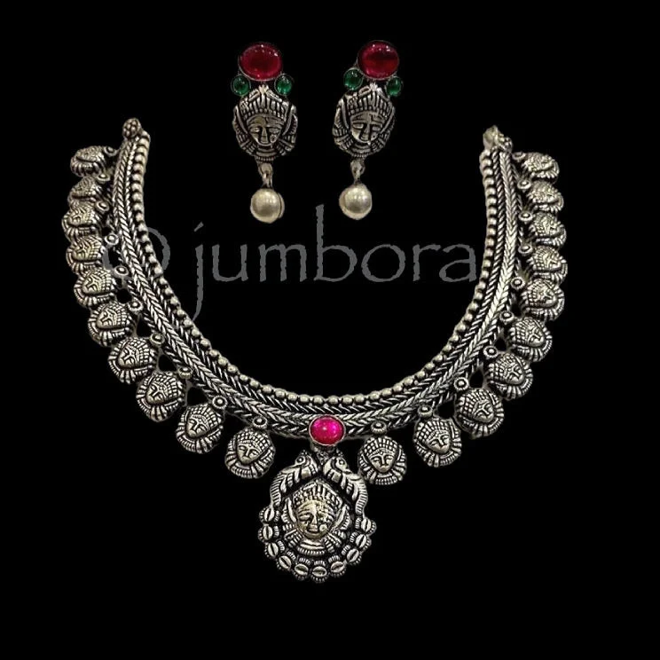 women's moonstone pendant necklaces-Kohlapuri Goddess Durga Necklace set with Kempu