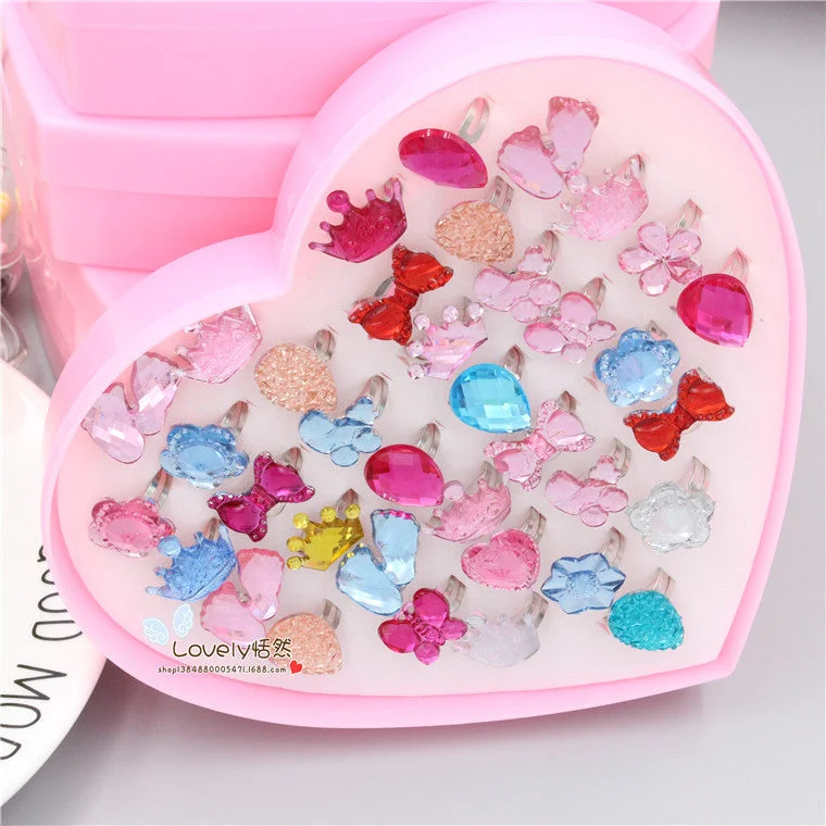 36 PCs Love Box (Hoop)