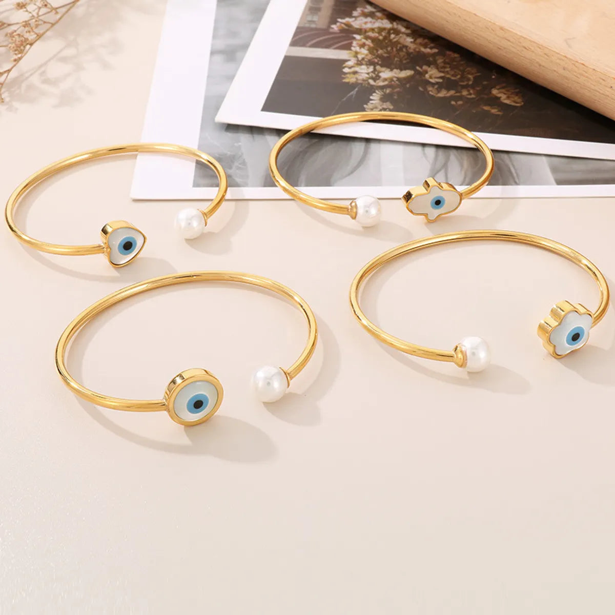 women's large bangle bracelets-Elegant Simple Style Devil's Eye Heart Shape Stainless Steel Plating Inlay Artificial Pearls Bangle