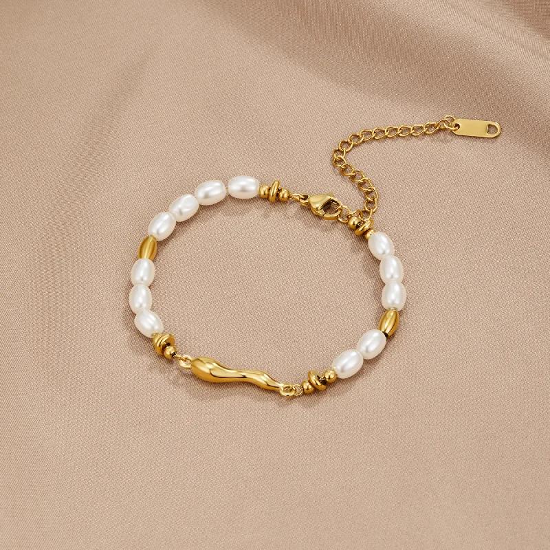 women's rose gold bracelets-Lovina Freshwater Pearl Bracelet