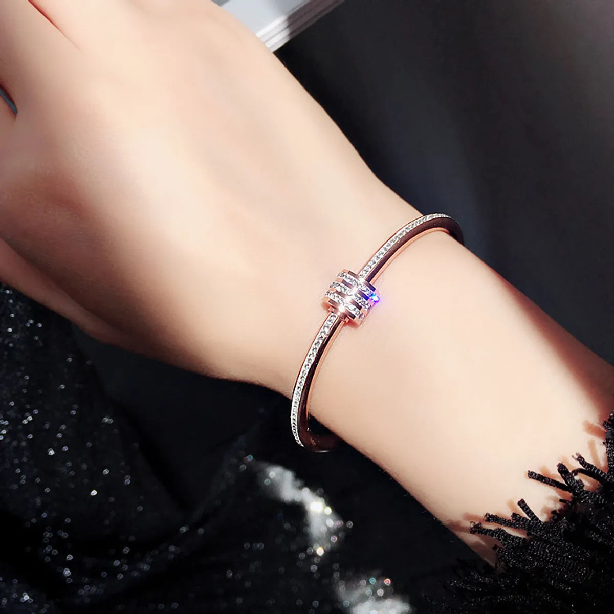 women's romantic bracelets-Fashion Circle Titanium Steel Plating Rhinestones Bangle 1 Piece